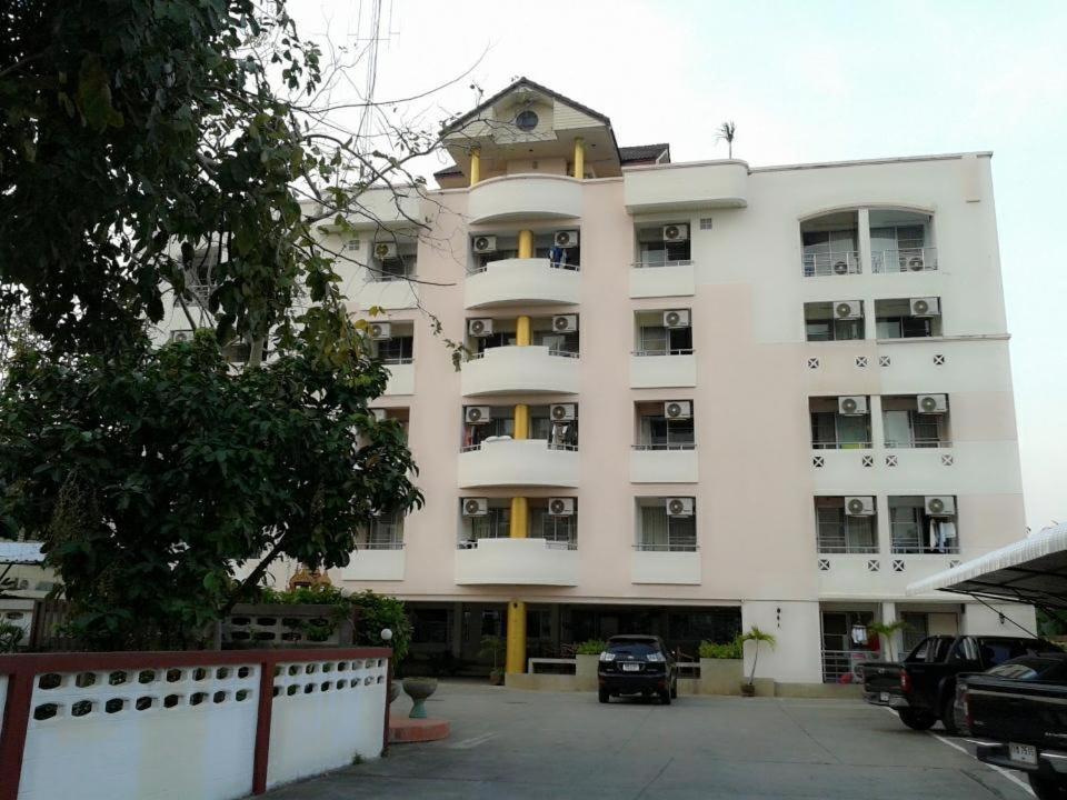 M In Korat Service Apartment Nakhonratchasima Exteriér fotografie