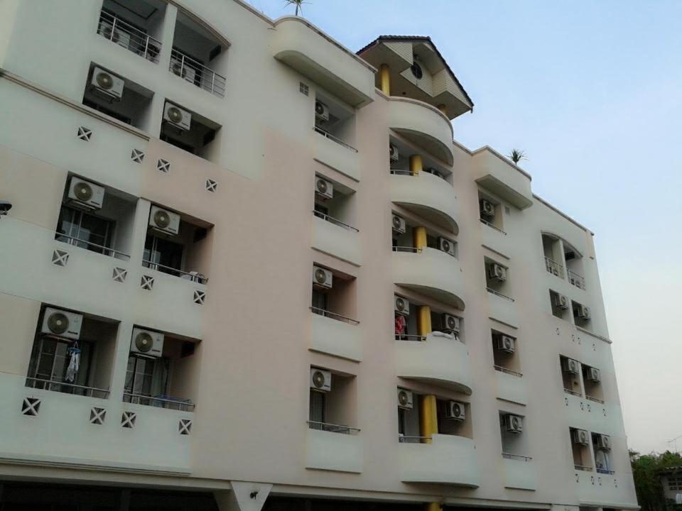 M In Korat Service Apartment Nakhonratchasima Exteriér fotografie